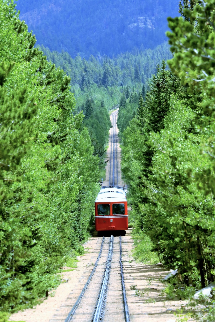 瑞士齒軌登山列車圖片