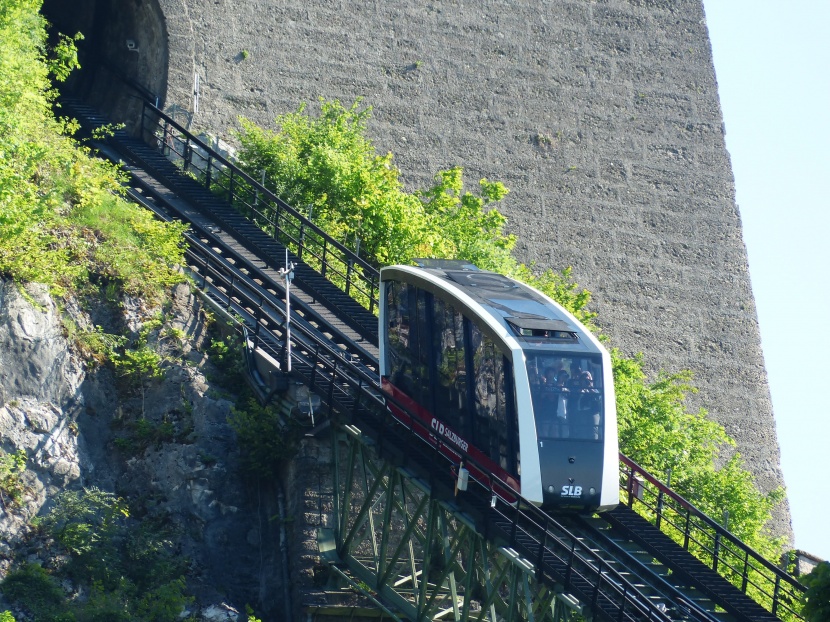 瑞士齒軌登山列車圖片