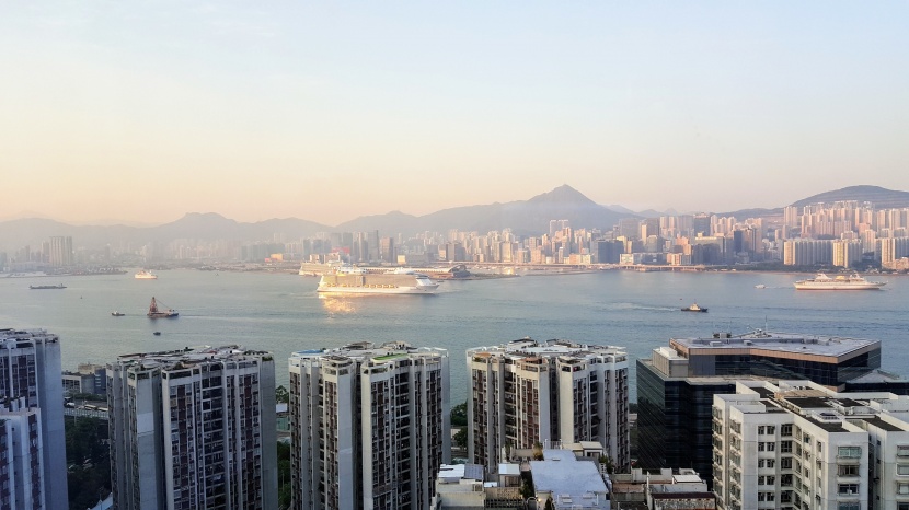 繁華熱鬧的香港建築風景圖片