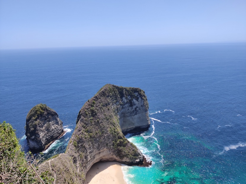 佩尼達島的精靈墜崖圖片