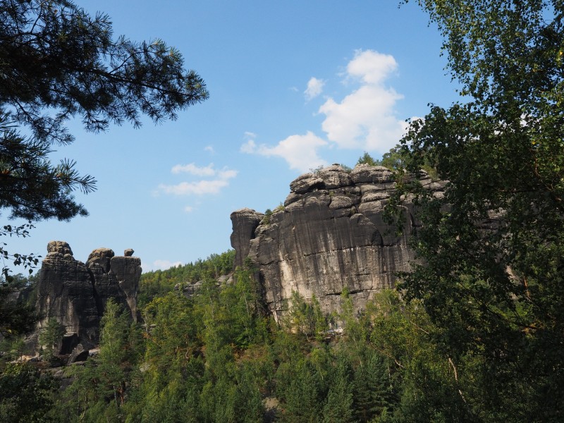 德國易北河砂岩山脈自然風景圖片