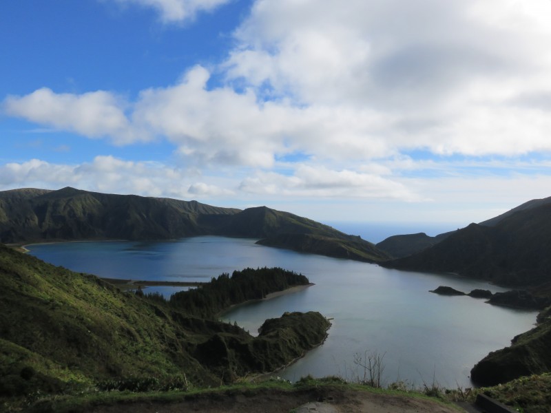 美國俄勒岡火山口湖自然風景圖片