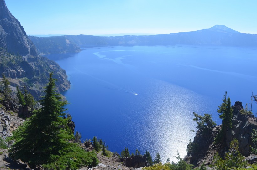 美國俄勒岡火山口湖自然風景圖片