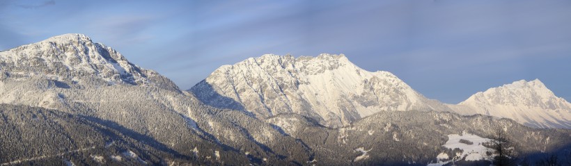 奧地利哈爾施塔特頂石山優美自然風景圖片