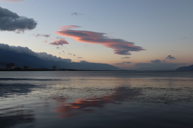 雲南大理洱海自然風景圖片