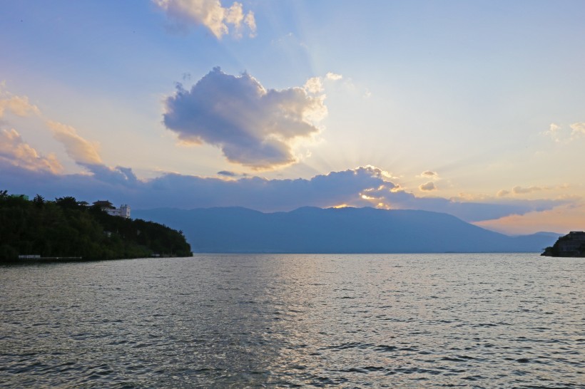 雲南大理洱海自然風景圖片