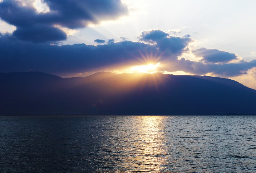 雲南大理洱海自然風景圖片