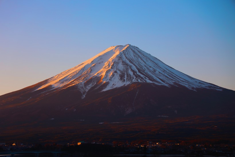 日本富士山優美風景圖片