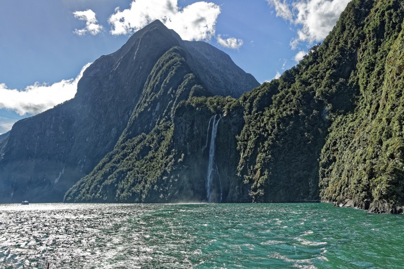 新西蘭南島米爾福德峽灣自然風景圖片