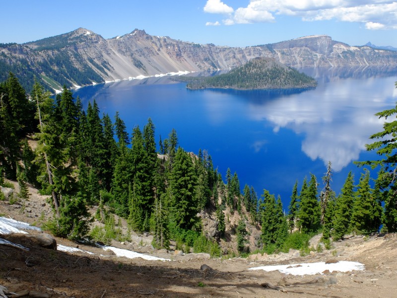 美國火山口湖國家公園自然風景圖片