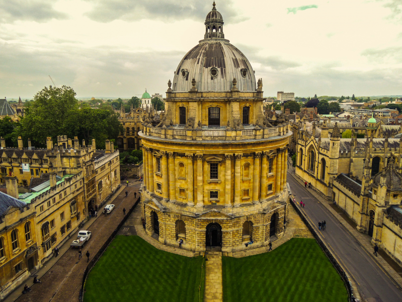 英國牛津大學建築風景圖片