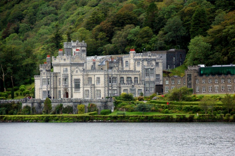 英國愛爾蘭凱爾莫爾修道院建築風景圖片