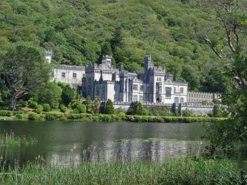 英國愛爾蘭凱爾莫爾修道院建築風景圖片