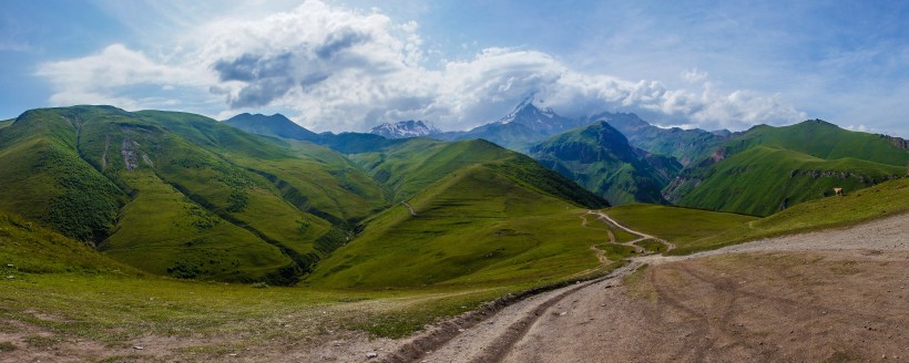 格魯吉亞卡茲别克山自然風景圖片