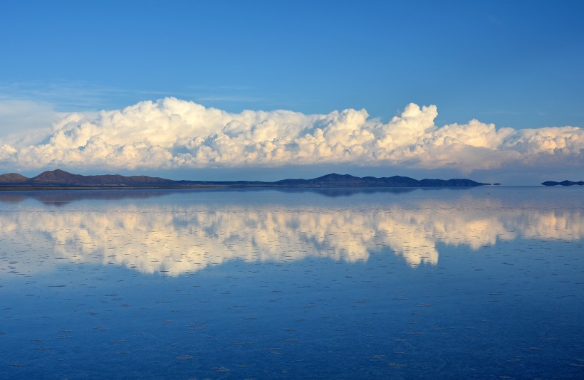 玻利維亞烏尤尼鹽沼風景圖片