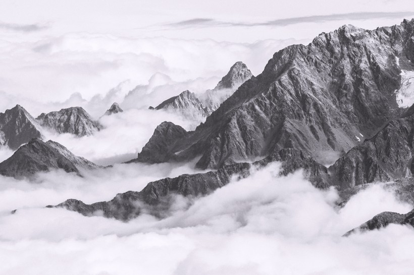 優美的阿爾卑斯山風景圖片