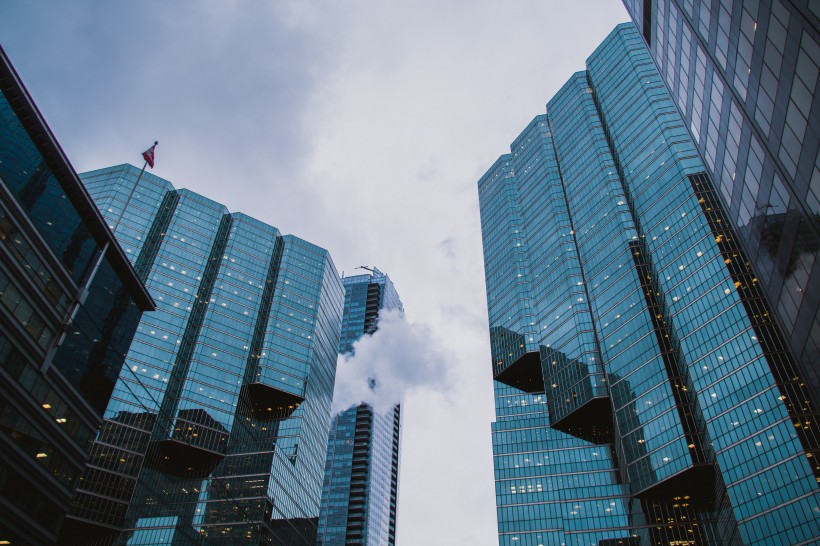 透亮的玻璃城市建築風景圖片