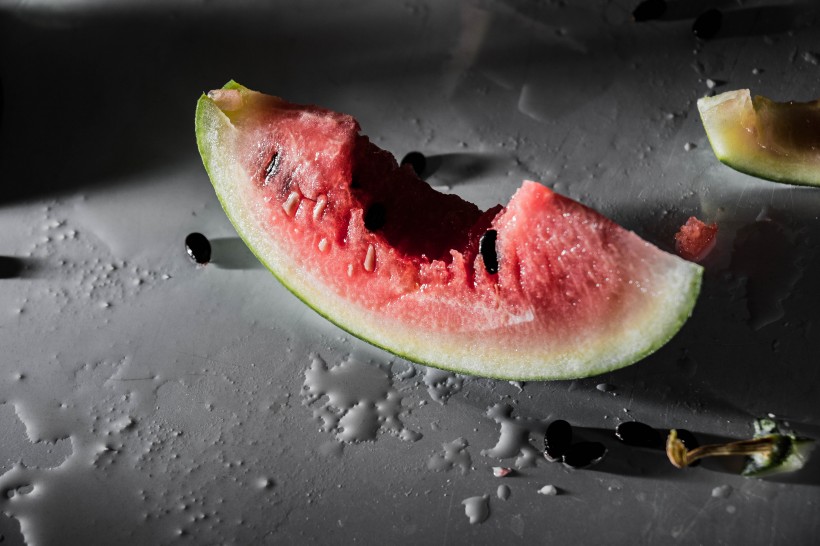 夏季消暑降溫清涼的西瓜圖片