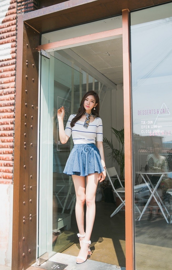 韓國國寶級美女模特樸正允修身藍色淑女裙圖片
