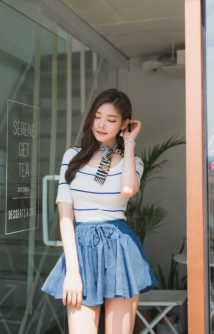 韓國國寶級美女模特樸正允修身藍色淑女裙圖片