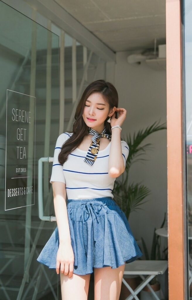 韓國國寶級美女模特樸正允修身藍色淑女裙圖片