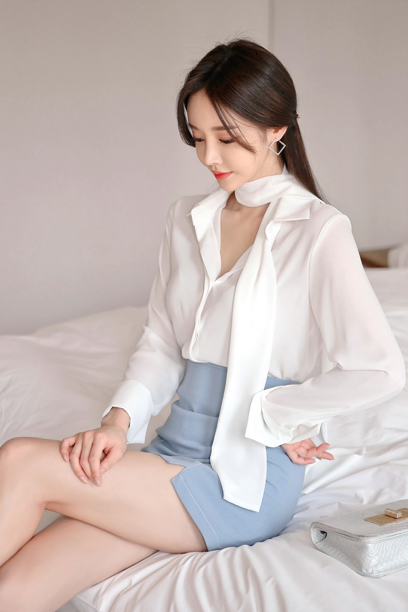 韓國美女網紅孫允珠單肩吊帶衫加包臀裙圖片