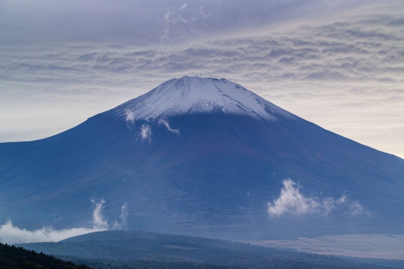 有積雪的富士山圖片