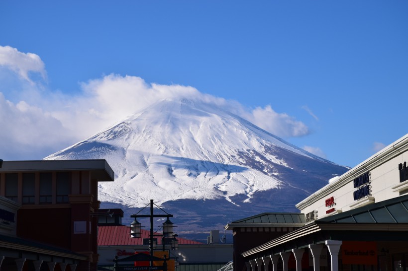 有積雪的富士山圖片