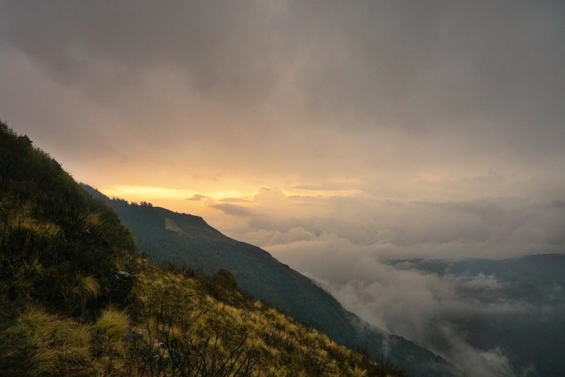 尼泊爾喜馬拉雅山自然風景圖片