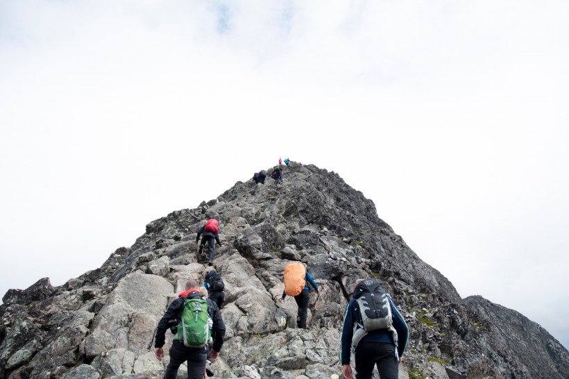 登山旅行的人物圖片