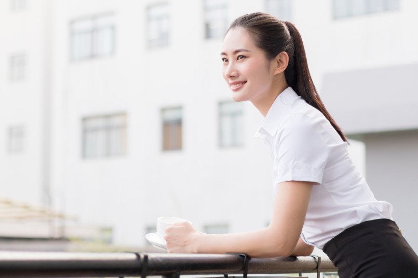 自信的職場女性白領圖片