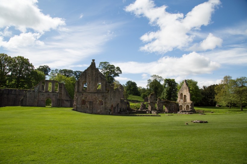 英國噴泉修道院建築風景圖片