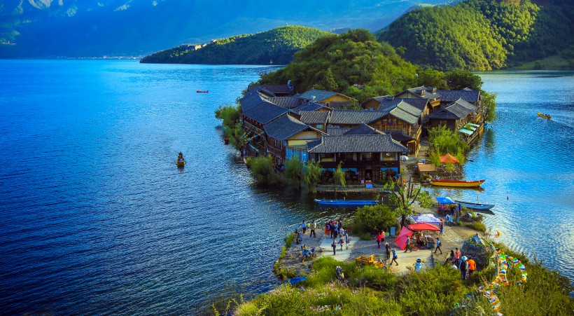 雲南滬沽湖風景圖片