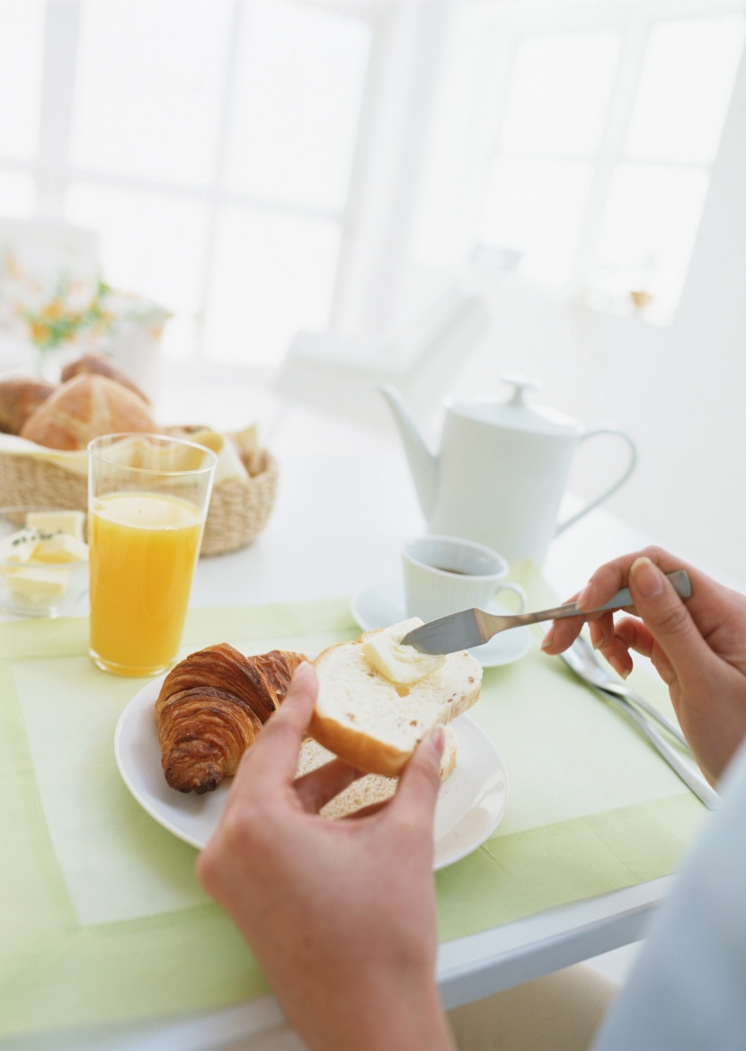 女性和早餐圖片