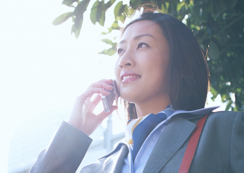 打電話的白領女性圖片