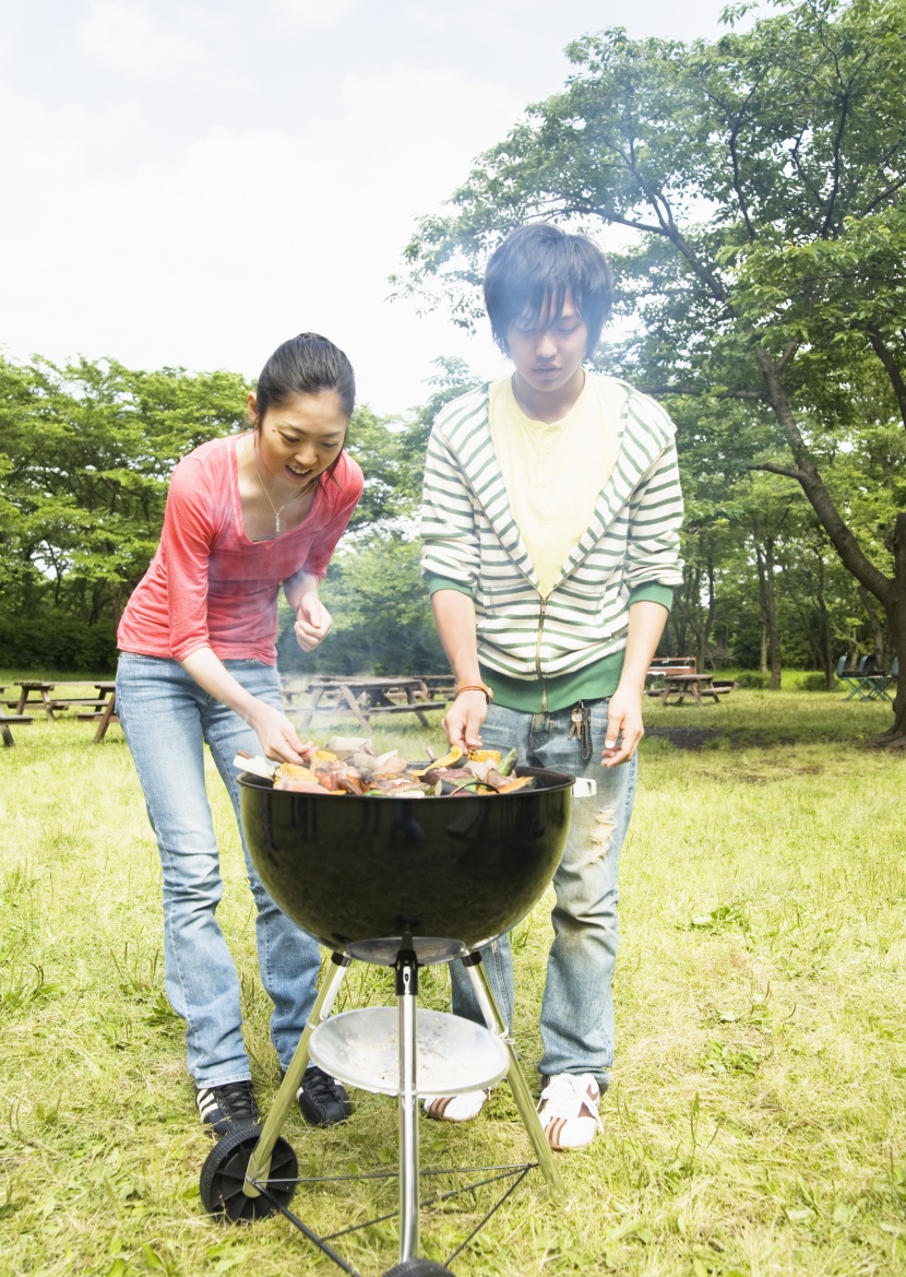 朋友戶外野餐圖片