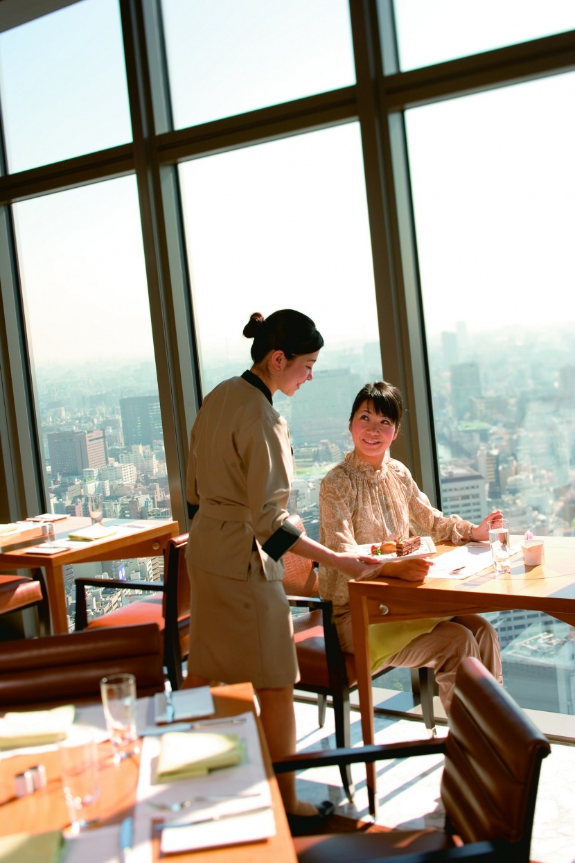 文華東方酒店服務人員圖片