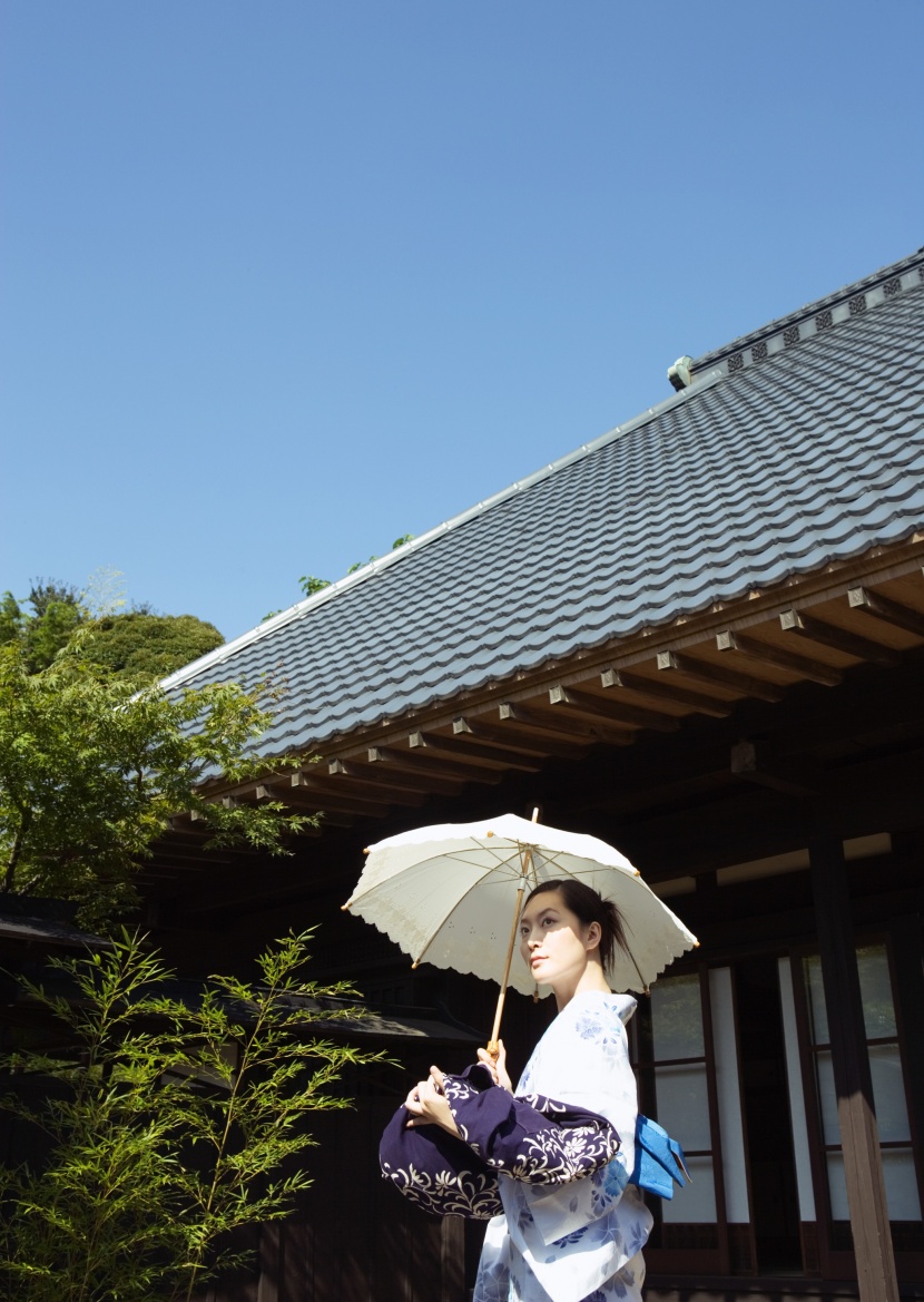 夏日裡打傘的日本女人圖片