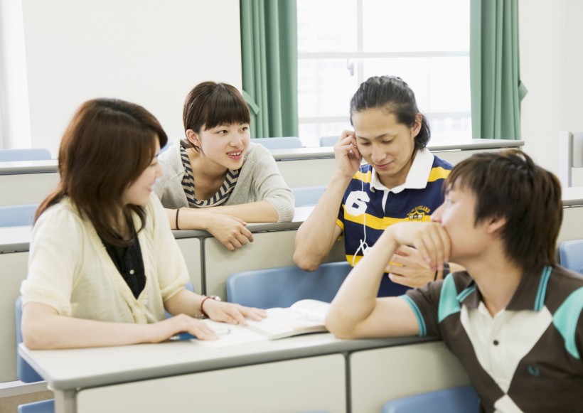 大學教室情境圖片