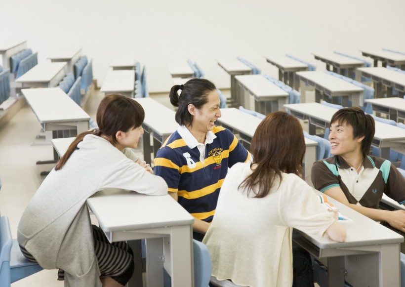 大學教室情境圖片