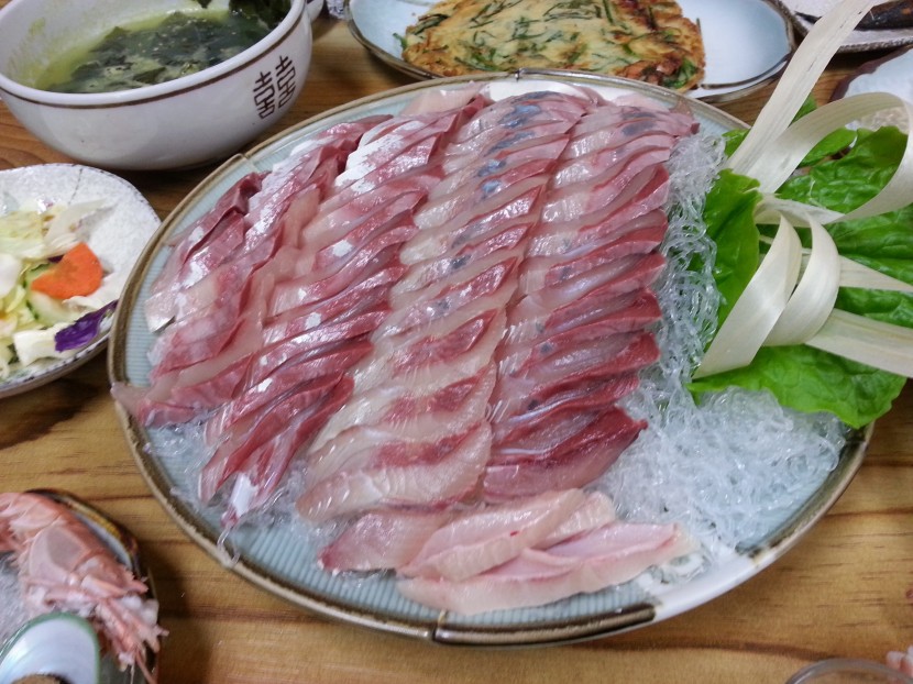 新鮮的生魚片圖片