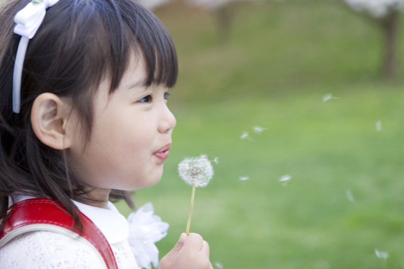 小學生放學的路上圖片