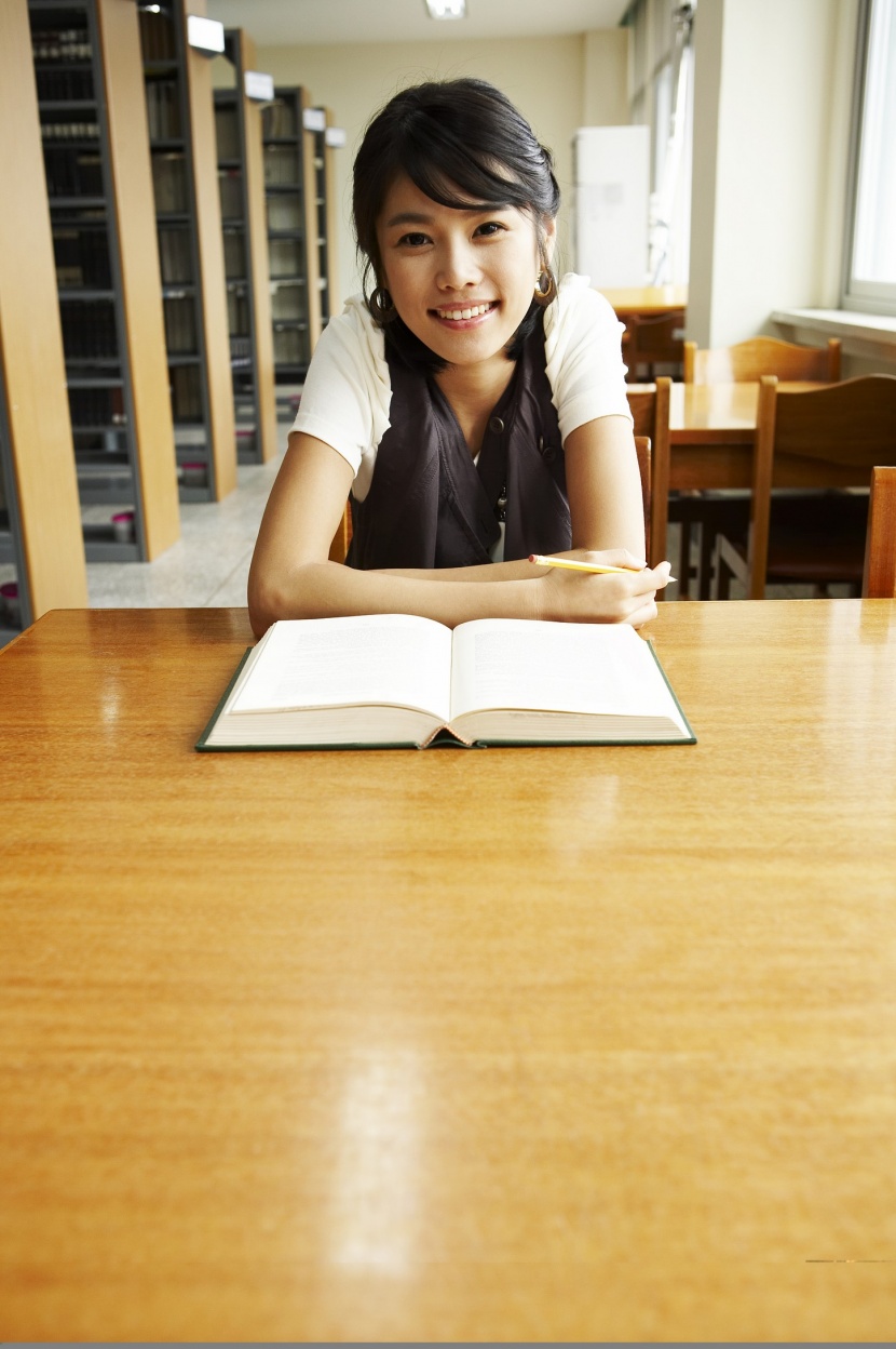 校園圖書館圖片