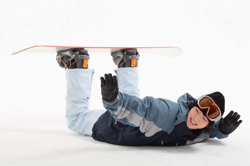 冬季休閑運動男性滑雪圖片