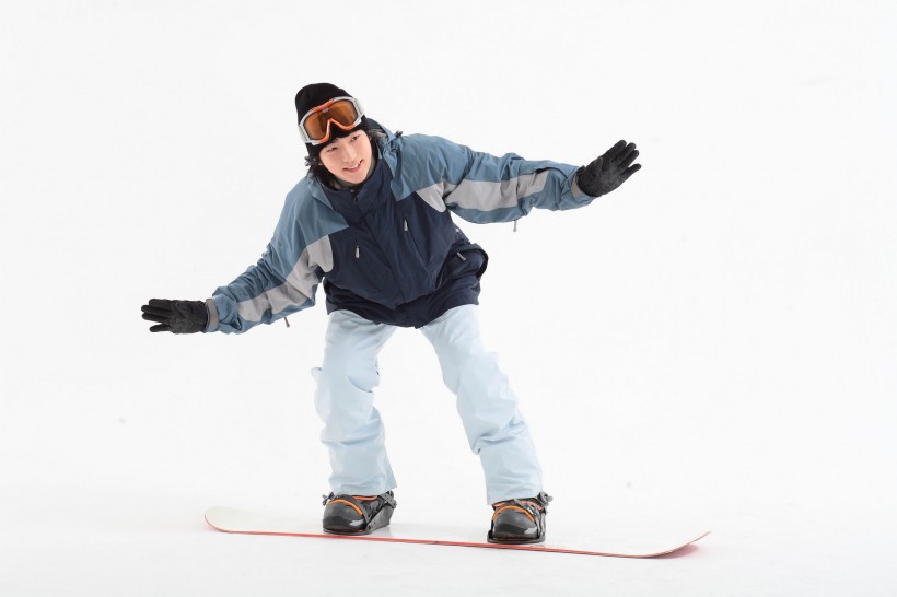 冬季休閑運動男性滑雪圖片