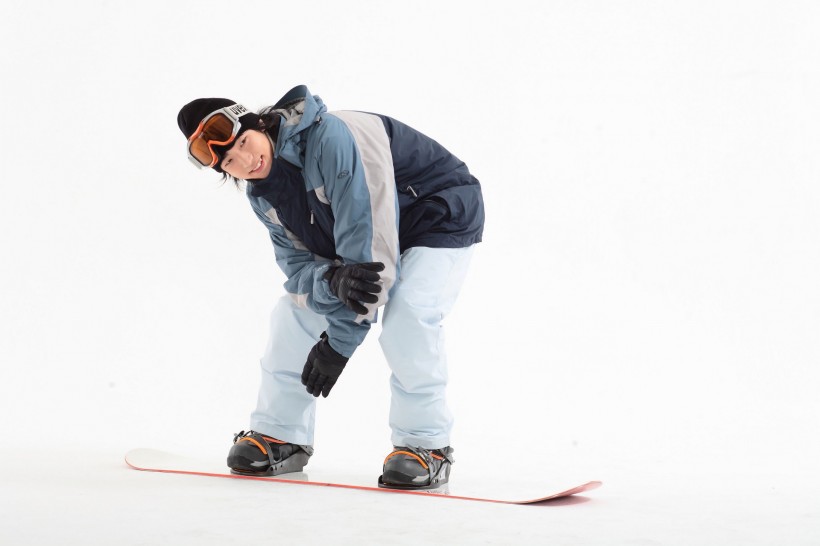 冬季休閑運動男性滑雪圖片