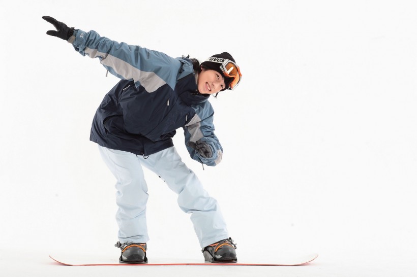 冬季休閑運動男性滑雪圖片