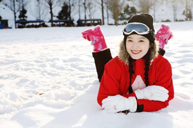 冬季休閑女性滑雪圖片