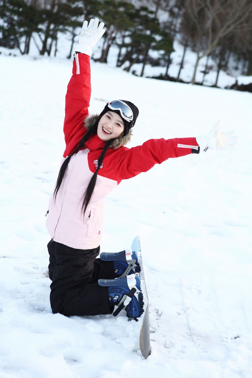 冬季休閑女性滑雪圖片