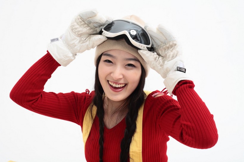 冬季休閑女性滑雪圖片